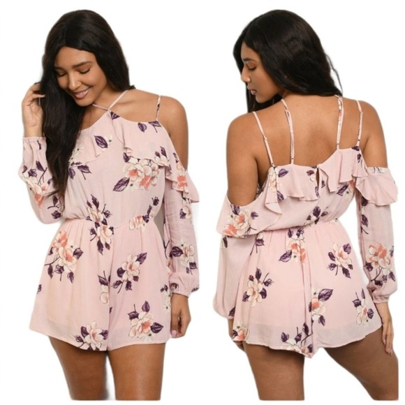 En Creme Pants - NWT London Blush Off Shoulder Strappy Ruffle Floral Romper Playsuit Small